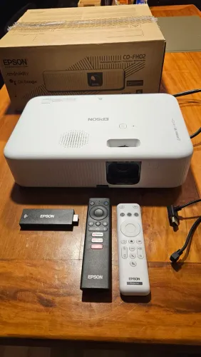 Projetor Epson Epiqvision Co-fh02 Full Hd Hdmi/usb branco (usado)