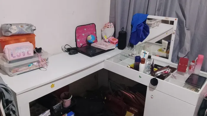 PENTEADEIRA PARA MAQUIAGEM E ESTUDO EM L