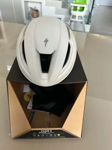 Capacete evade 3