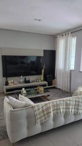 Casa térrea no Condominio Parque Aripuanã. 3 suites, area gourmet. Semi Mobíliada. Ótimo P