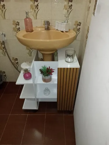 Armário para pia de pé de banheiro