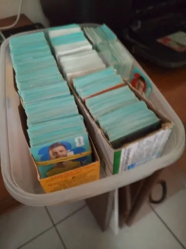 Lote 450 figurinhas por 200 reais