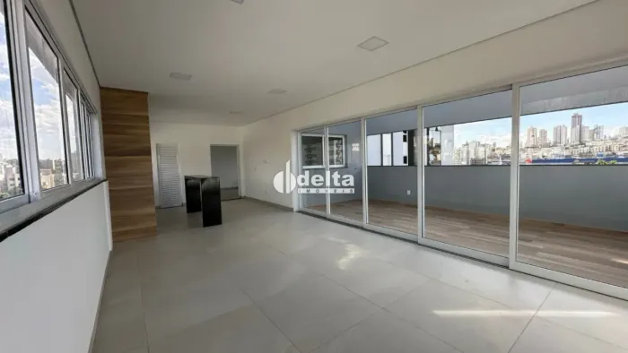Apartamento em cobertura disponível para venda no bairro Patrimônio em Uberlândia-MG