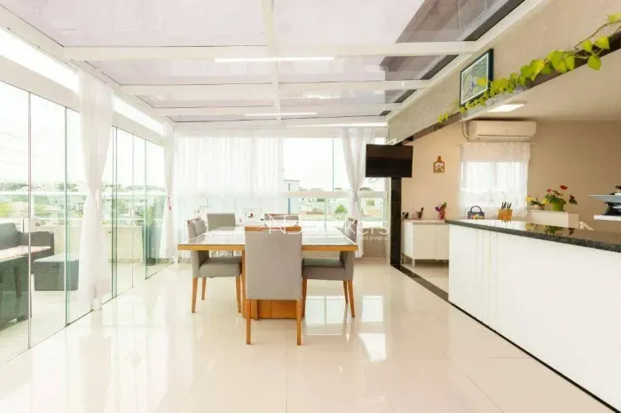 COBERTURA MODERNA E ILUMINADA COM TERRAÇO PRIVATIVO E 2 VAGAS!