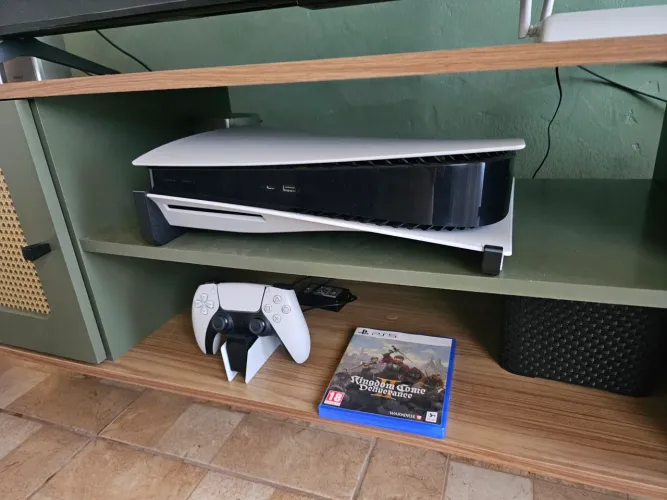 Playstation 5 Mídia física + base carregadora + jogo