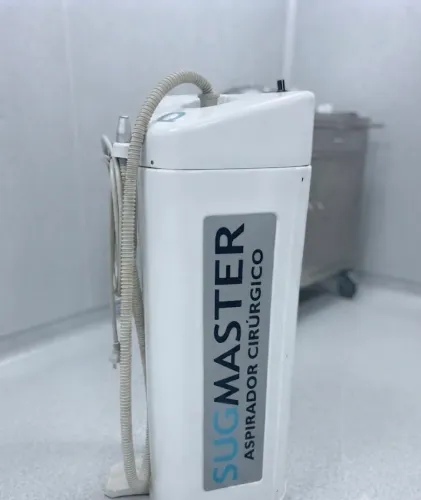 Aspirador Cirúrgico Odontológico Sugmaster Gnatus 6L - Usado