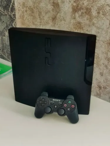 Playstation 3 (PS3) Slim + 5 jogos no cd/ 3 na memória