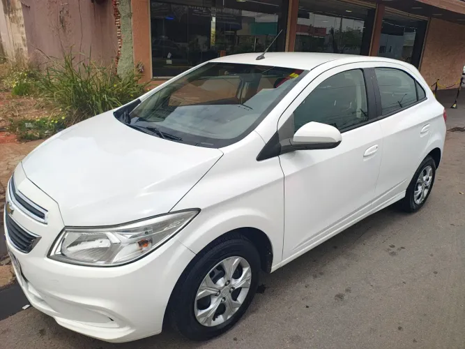 Chevrolet Onix Hatch LT 1.0 8V Flex Power Mec. 4P 2015