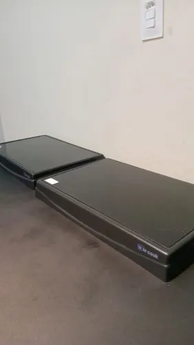 2 MESAS TERMICAS DE VIDRO TEMPERADO (valor da unidade)