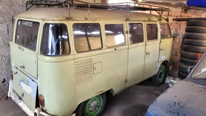 Volkswagen Kombi Standard/ Luxo/ Serie Prata 1972