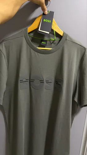 T-shirt BOSS - tamanho M