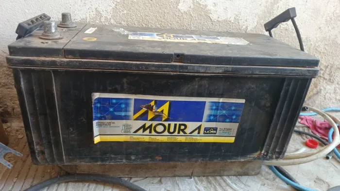 bateria 150 amperes moura de caminhão <br>Bateria 150 amperes moura de caminhão mercedes