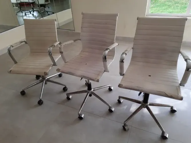 CADEIRAS BRANCAS PARA ESCRITÓRIO (IDEAL PARA RESTAURAÇÃO)