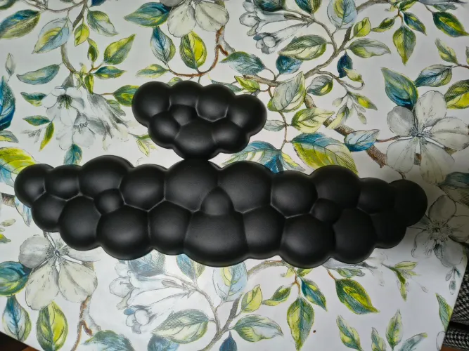 Almofada de apoio para pulso (Mouse e teclado) em formato de nuvem - Preto