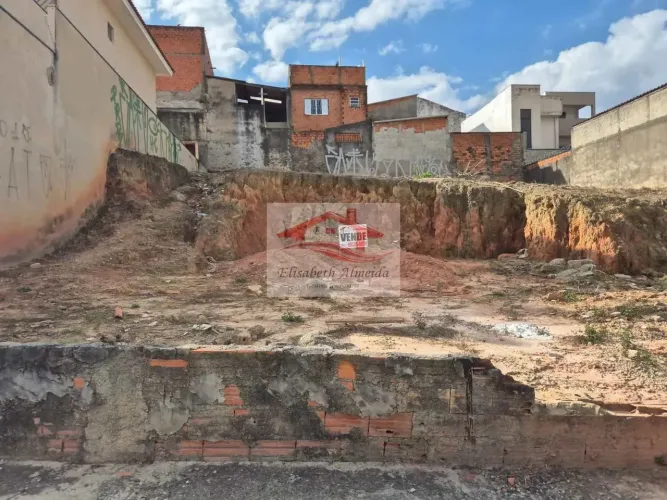 Terreno na Rua principal do Parque Esmeralda. R$210.000