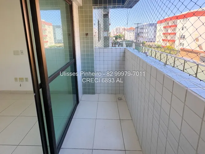 Ed. Petra - 90m², 03 quartos sendo 01 suíte mais dependência de empregada completa.