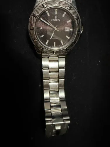Elegante relógio Festina, comprado nas lojas Vivara 