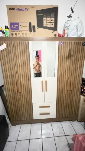 Guarda roupa 6 portas e 2 gavetas