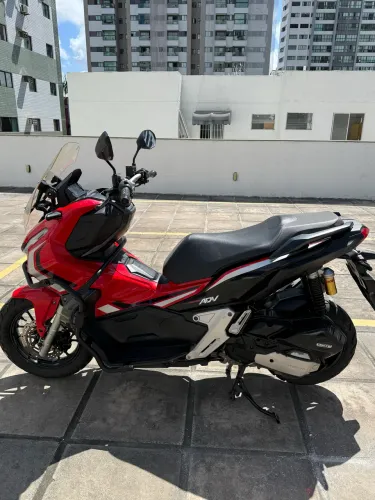 Honda adv 150