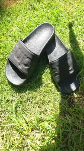 Chinelas Preta