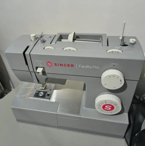 Máquina de costura 4432