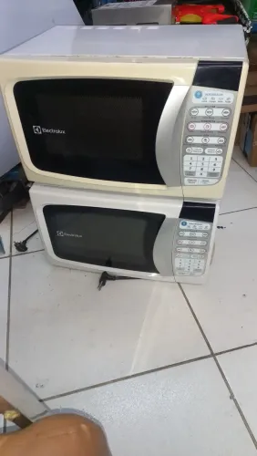 Micro-ondas para retirar peças.