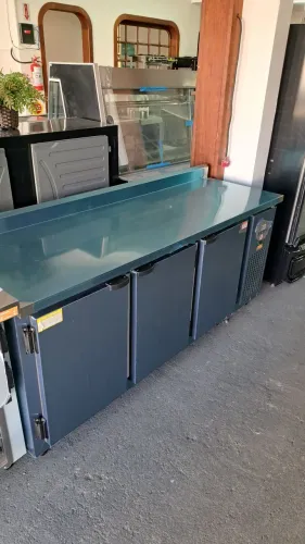 Ac balcão refrigerado 2 mts com 3 portas inox