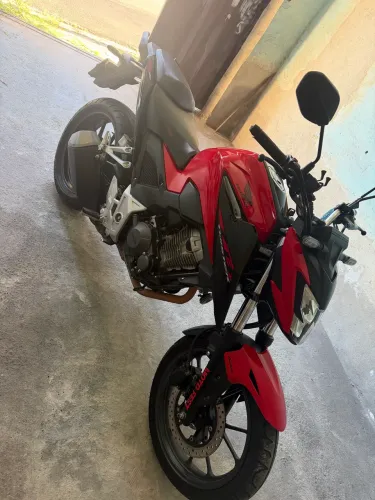 CB 300F Twister 