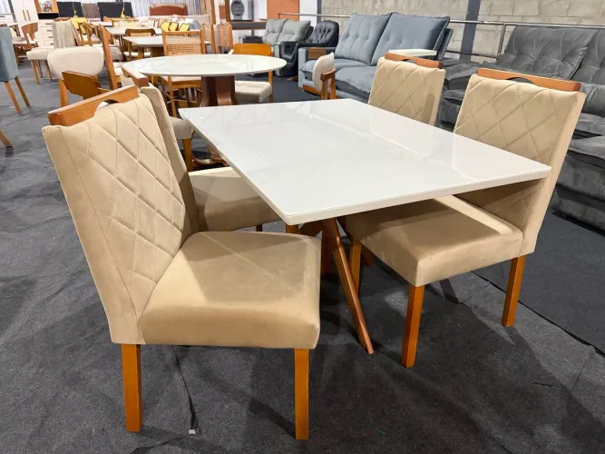 Mesa Cacau 1.20x90 m com 4 Cadeiras com a base em madeira