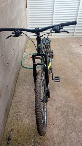Bicicleta aro 26 Viking tuff 25