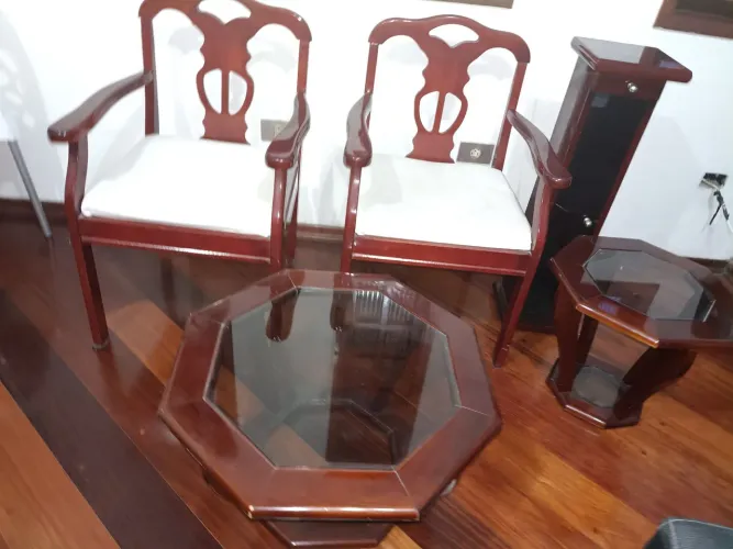 Poltrona,mesinhas ,porta cd Ki madeira 