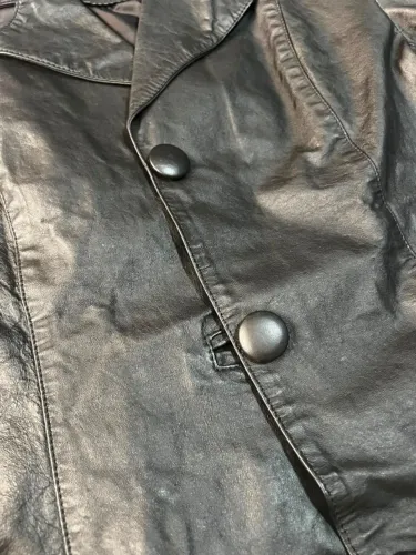 Blazer de couro legítimo, marca Couros Brasil, tamanho P, nunca usado.