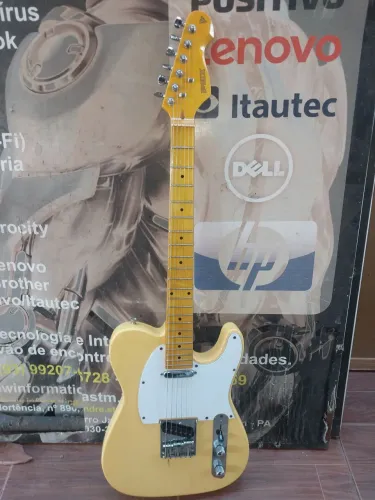 Vendo uma guitarra semi-nova telecast PHX