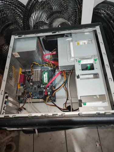 Pc antigo com peças antigas 