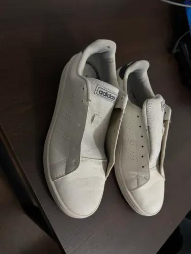 Tênis Adidas