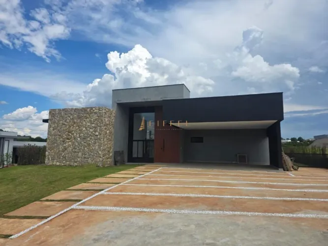 Casa à venda em Araçoiaba da Serra, Condomínio Village Ipanema, com 3 suítes, com 254 m²
