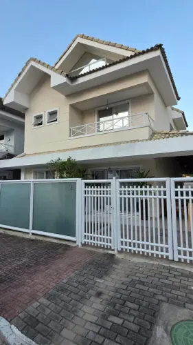 Linda casa no condomínio América Village no Recreio dos Bandeirantes