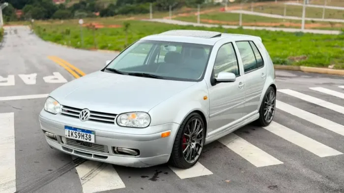 Volkswagen Golf GTI 1.8 MI 180/193cv Turbo 4P Mec. 2002