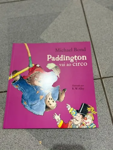 Livro Paddington vai ao circo
