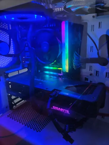 RX 7600 Gigabyte estado de nova-só retirada