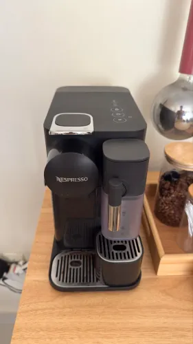 Cafeteira Nespresso Latíssima