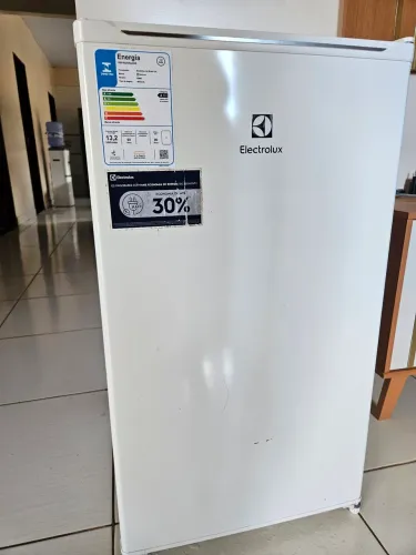 Frigobar Electrolux 90L