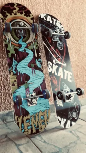 vende-se dois skate 