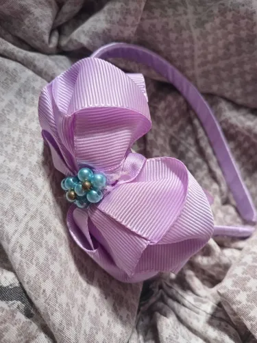 Tiara/Arco Roxo com Laço e Pérolas - Muito Linda