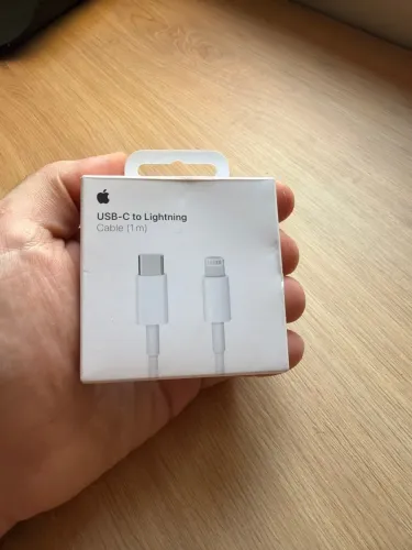 Cabo do iPhone modelo antigo novo com nota fiscal