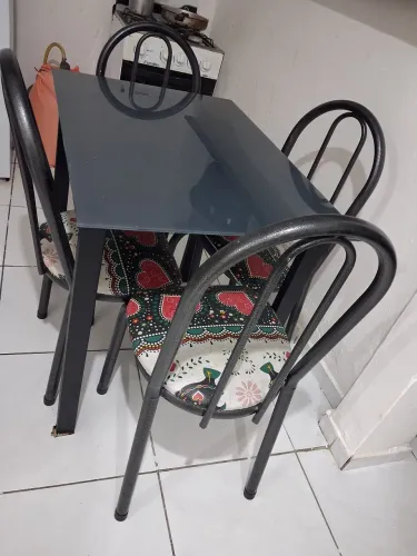 Mesa de jantar em vidro nova 
