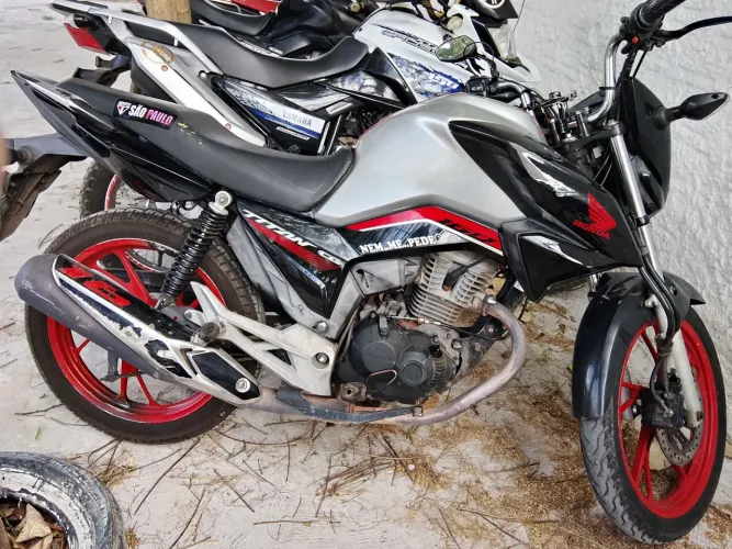 Titan 160 em dias