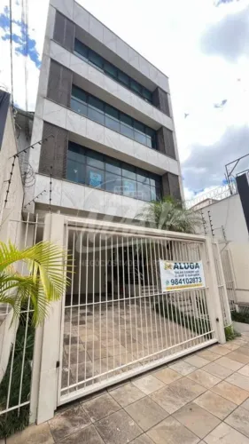 SALA COMERCIAL C/80M2, FUNDOS,COM GARAGEM, ELEVADOR, PORTARIA, ALARME, EM ÓTIMA LOCALIZAÇÃ