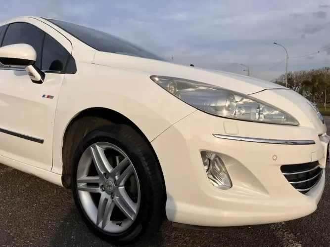 Peugeot 408 Sedan Griffe 1.6 Turbo 16V 4P Aut. 2014