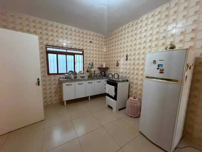 Casa 3 suítes à venda no Bairro Olinda  3 vagas, quintal e lavanderia